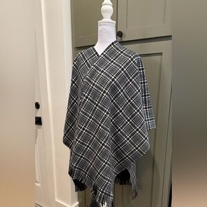 EStudio  Houndstooth Poncho